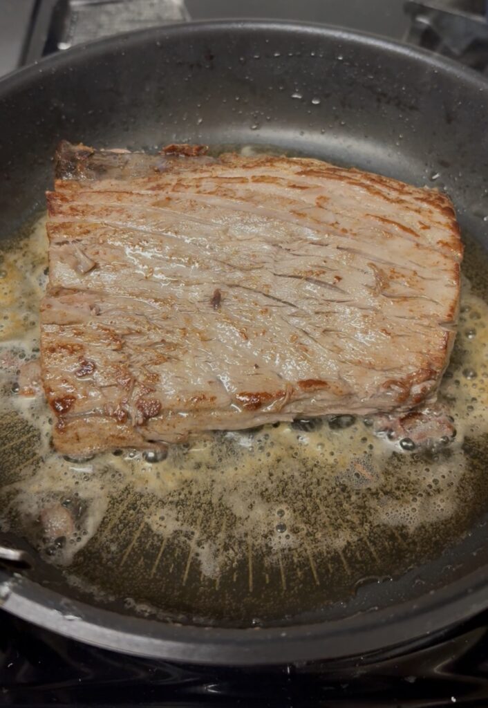 マグロの表面をソテー